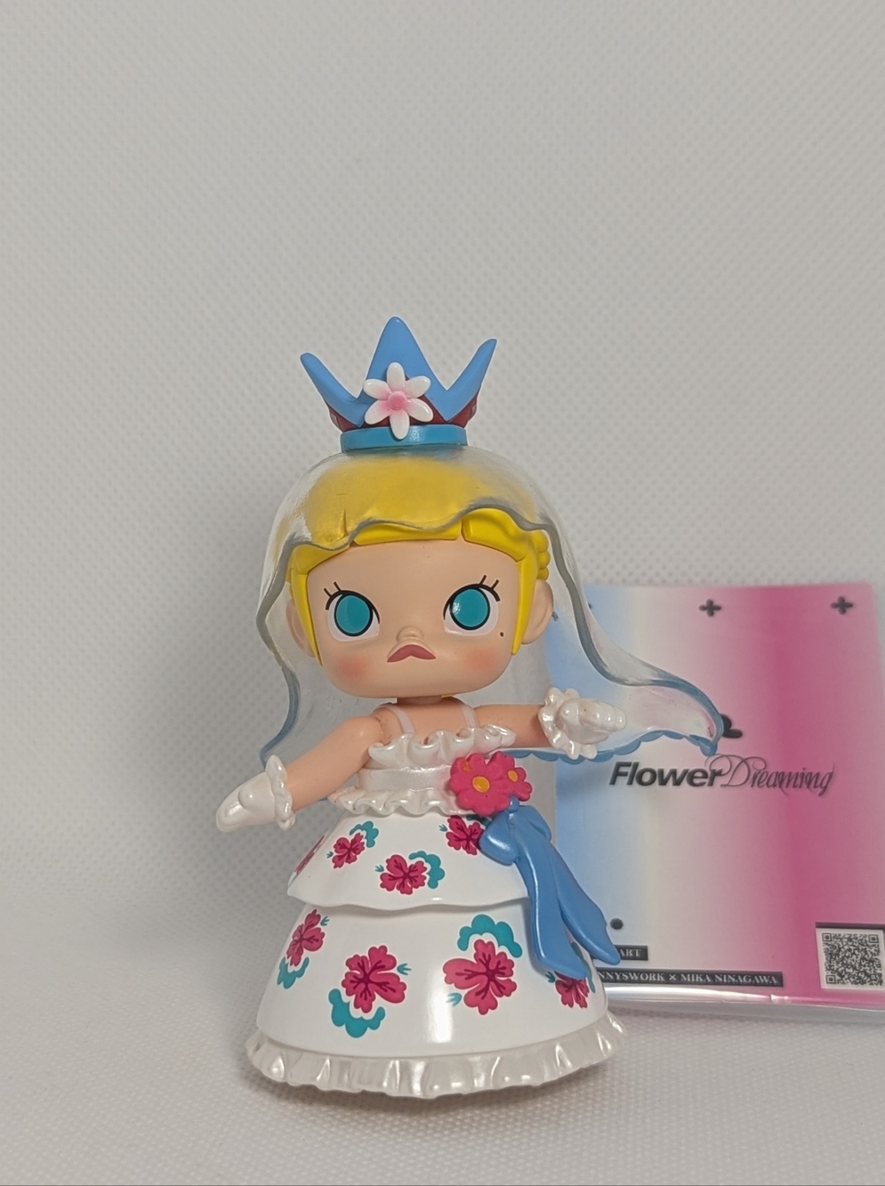 POP MART Molly Flower Dreaming Series Figures - Supreme Spring - Picture 2 of 3